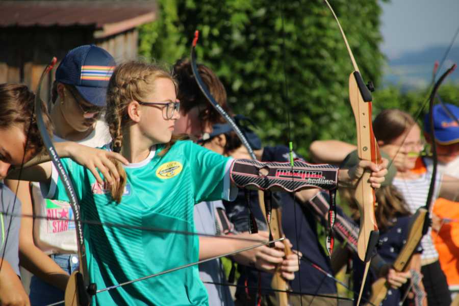 #FamilienSurvivalCamp, #SurvivalMitKindern, #OutdoorAbenteuer, #FamilienAbenteuer, #ZurückZurNatur, #LagerfeuerLiebe, #NaturErleben, Survival Training, #AbenteuerFürKinder, #WildnisCamp, #GemeinsamDraußen, #LebenInDerNatur, #DigitalDetox, #AbenteuerZeit, #KinderErlebenNatur